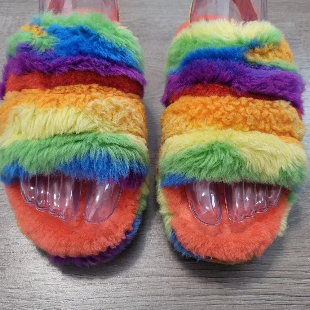 UGG Kids‎ Fluff Yeah Rainbow Slide Sandals Multi Color Faux Fur Girls size 4